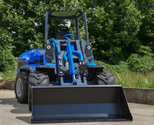 MultiOne mini loader 9 series with bucket