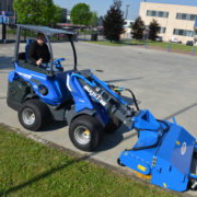 MultiOne-mini-loader-SD-series-sweeper