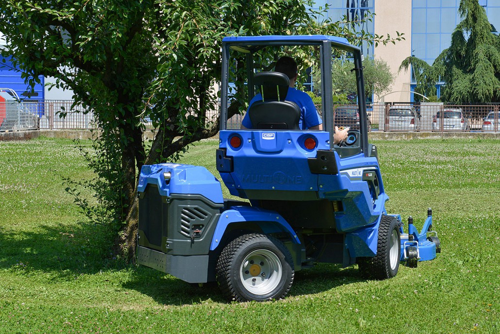 MultiOne mini loader 6 series with tornado lawn mower 31