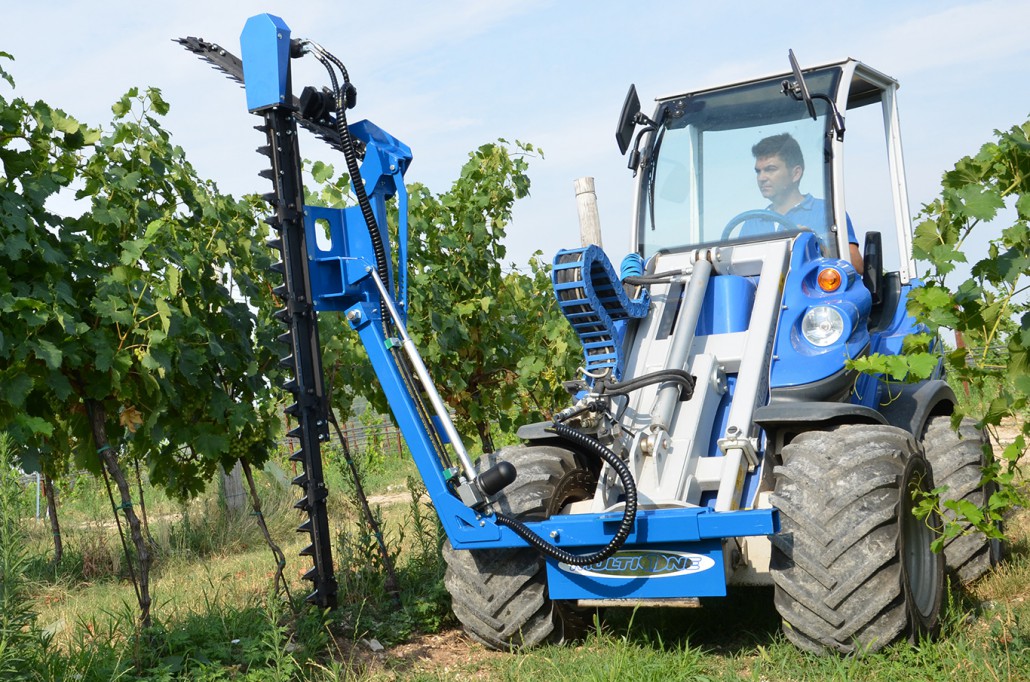 double blades hedge trimmer in a vineyard