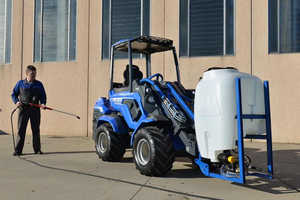 high pressure washer cleaning soil