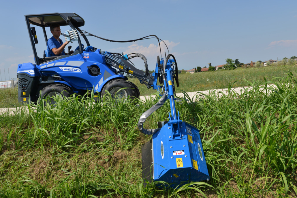 Side boom with flail mower DZ1